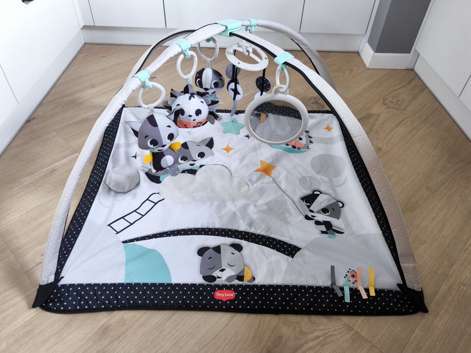 Mata kontrastowa Tiny Love Magiczna Kraina