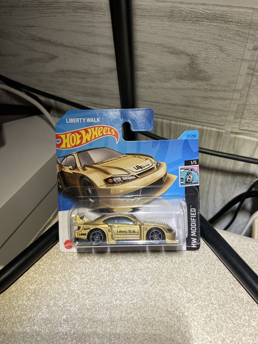 Liberty Walk Super silhouette Nissan Silvia (s15) Gold - HW MODIFIED