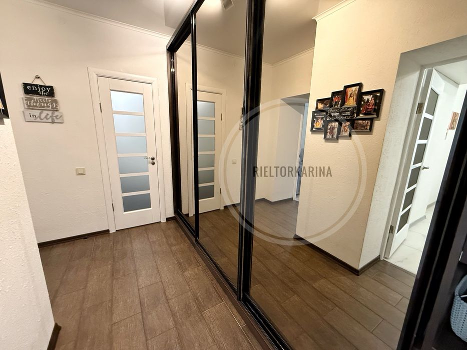 «ЖК Рівʼєра» Намив 2к велика квартира в продажі з усім