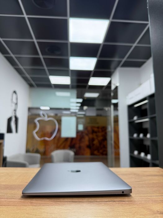 Macbook Air 2020 (2023) (M1/8gb /256 ssd )