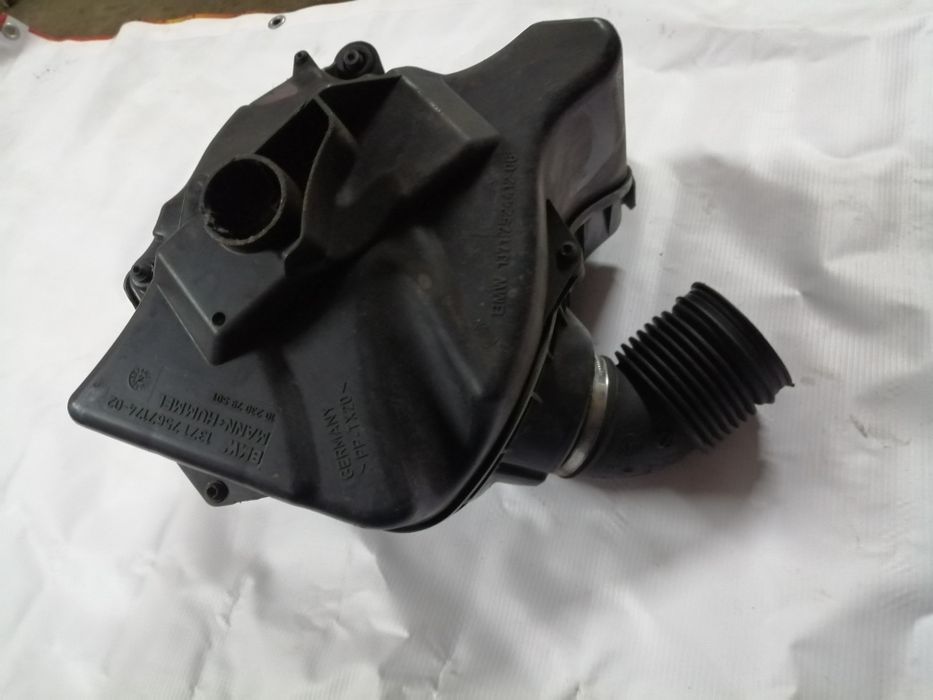 Osłona filtra powietrza BMW 116i N43B16A z przepływomierzem puszka