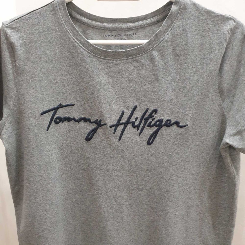 Футболка Tommy Hilfiger розмір S