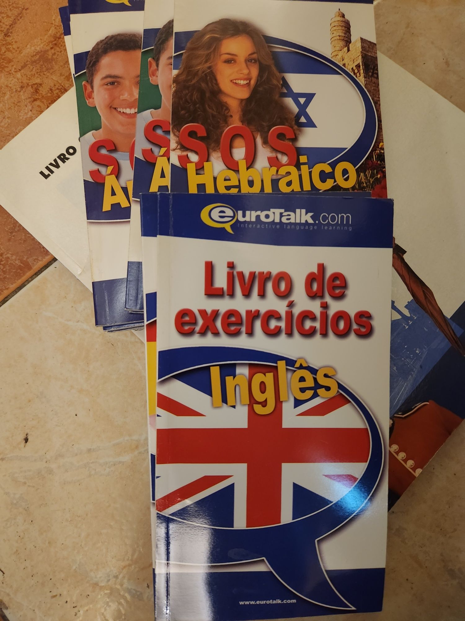 Cursos de línguas antigos com CDS. Cassetes.