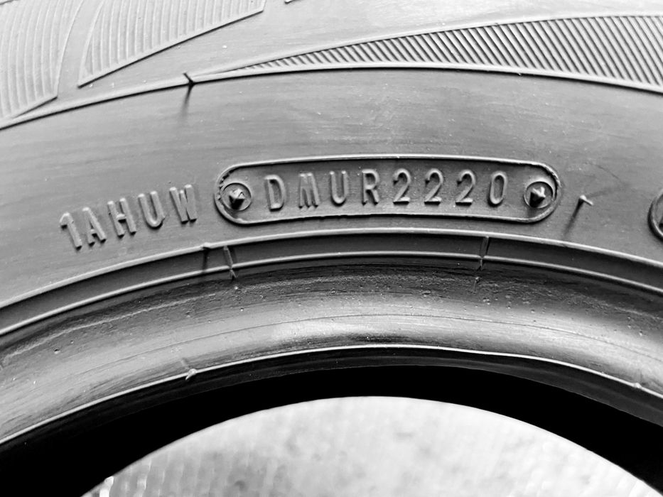 Шини Б/в 165.70.14 пара Falken