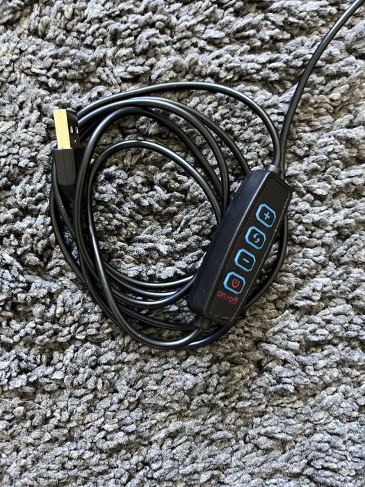 Lampa pierścieniowa LED z uchwytem na telefon