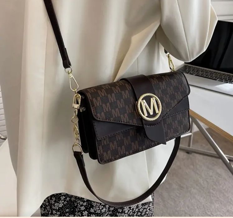 Nowa torebka z klamrą M,dwa paski Nowosc