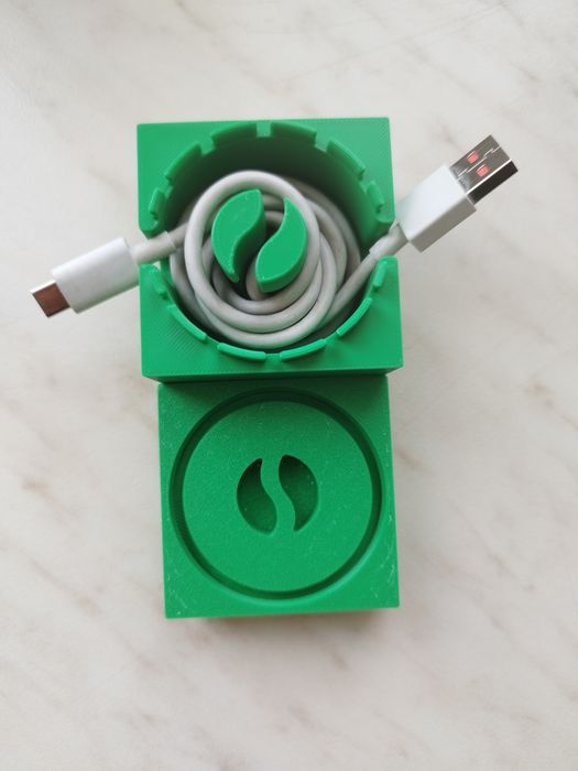 Оргонайзер для кабелів