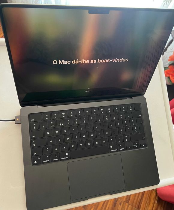 MacBook Pro M4 16GB – Imaculado + Envio DHL (Usado apenas 1 vez!)