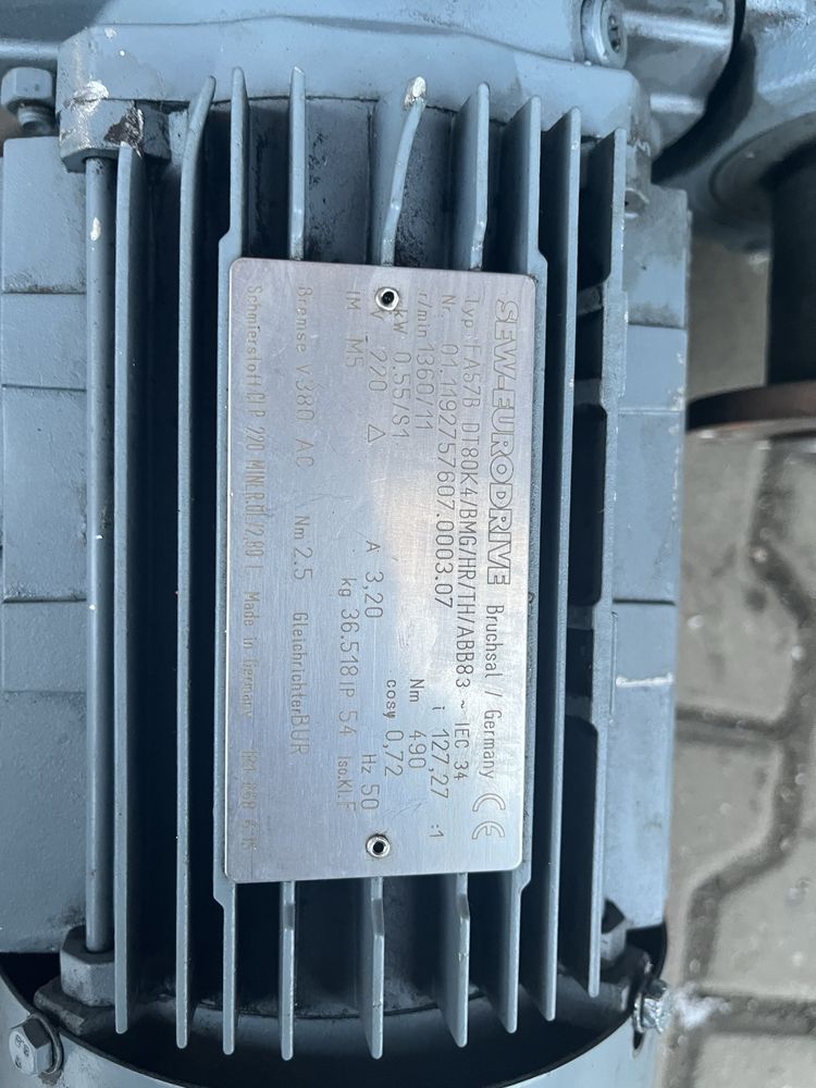 Silnik SEW EURODRIVE z przekładnią