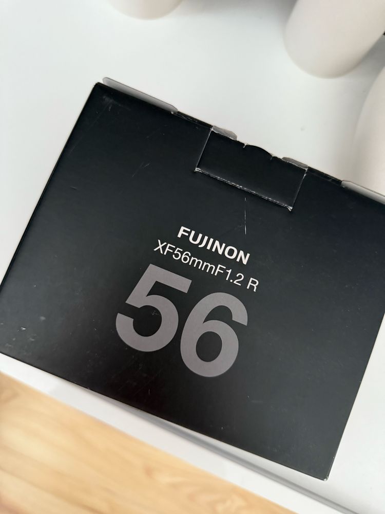 FUJIFILM X-T2 wraz z obiektywem FUJIFILM FUJINON XF 56MM F/1.2 R