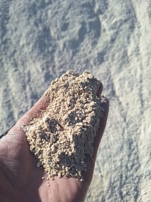 Wapno dobrze zmielone frakcja 0-1,5 mm.