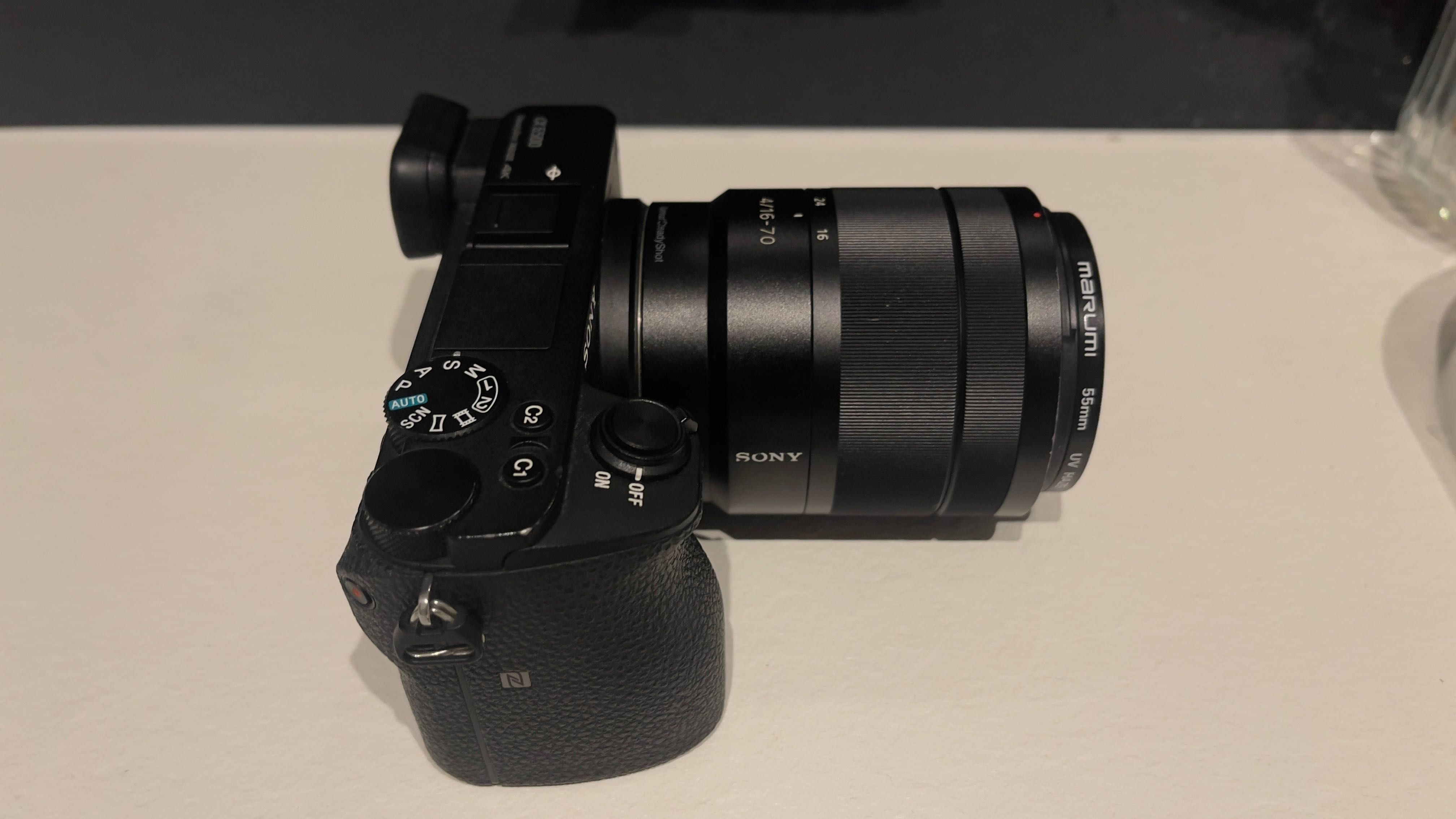 Sony a6500 + E -mout F4 16-70 Zeis