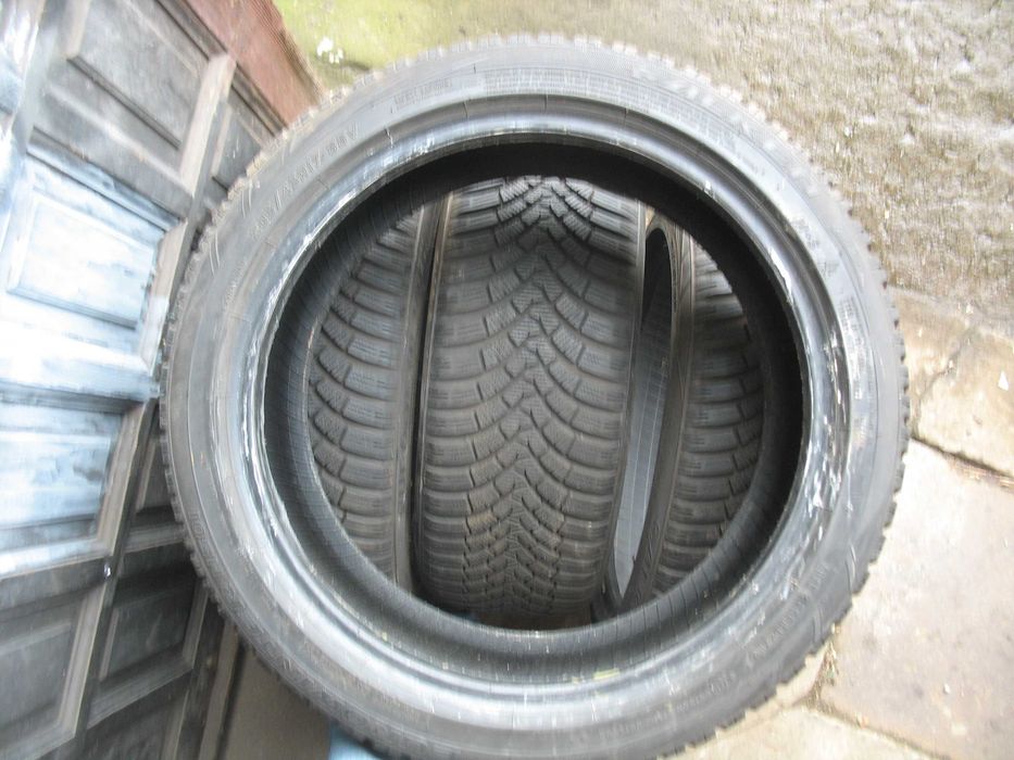 Opony zimowe Falken 205/45R17 po jednym sezonie 8mm