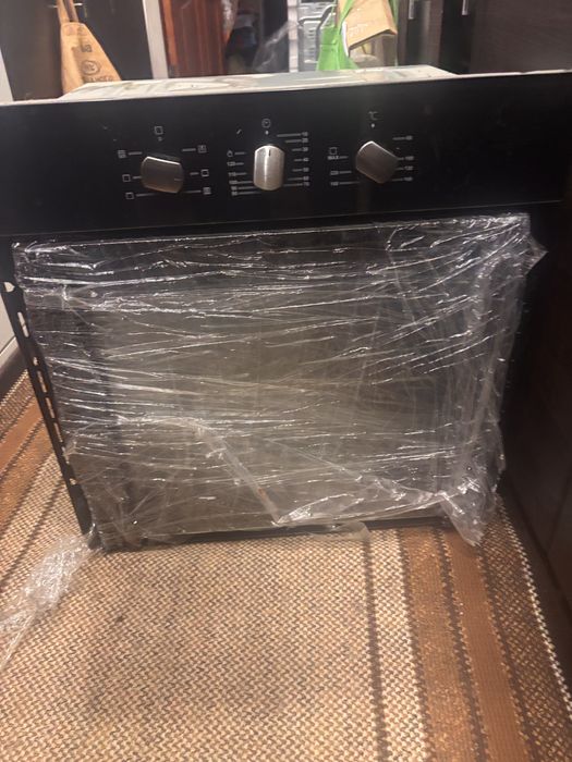 Вбудована електродуховка Pyramida ( на запчастини/ під відновлення) .