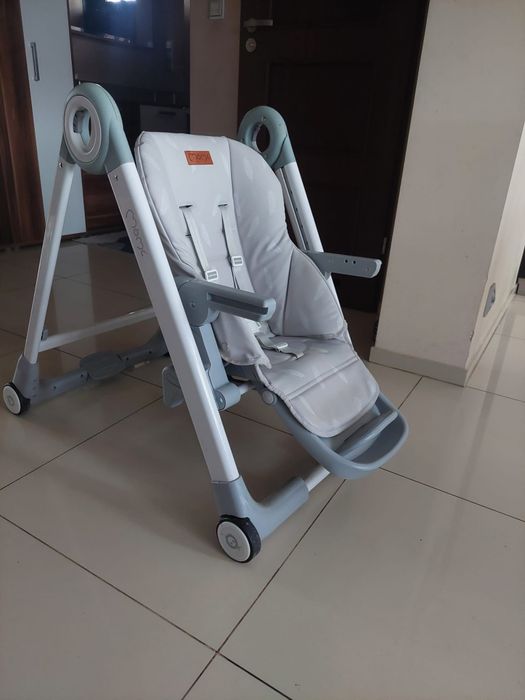 Krzesełko do karmienia Momi