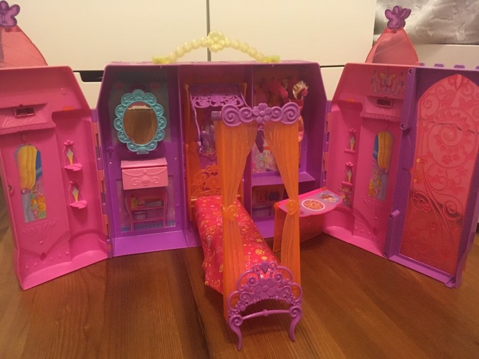 Zamek Barbie walizka rozkładana