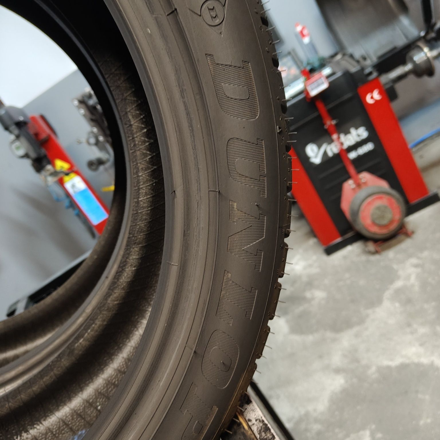 225/45/19 XL Sprzedam parę opon letnich Dunlop