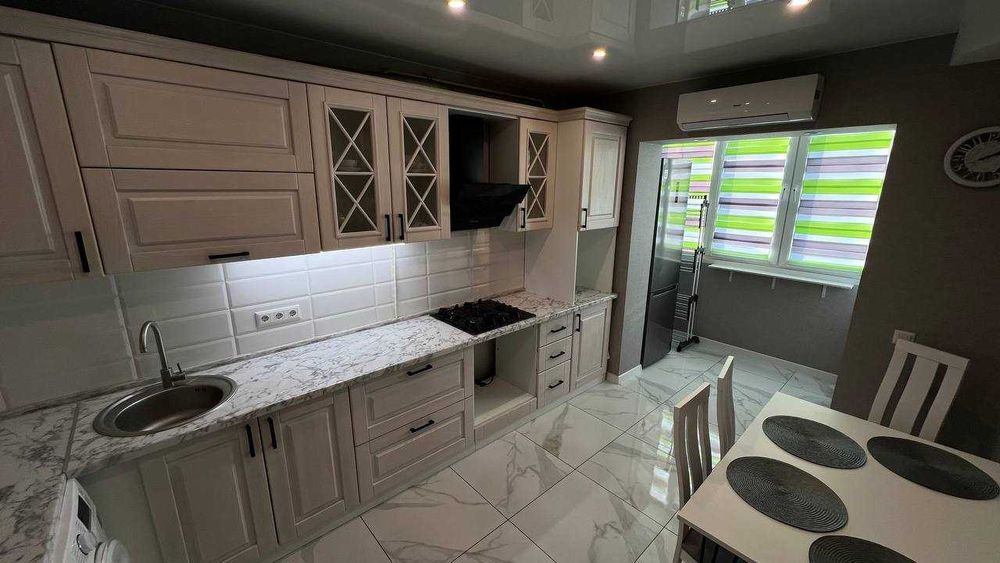 Продаж просторої двокімнатної квартири вул. Марка Кропивницького 129 В