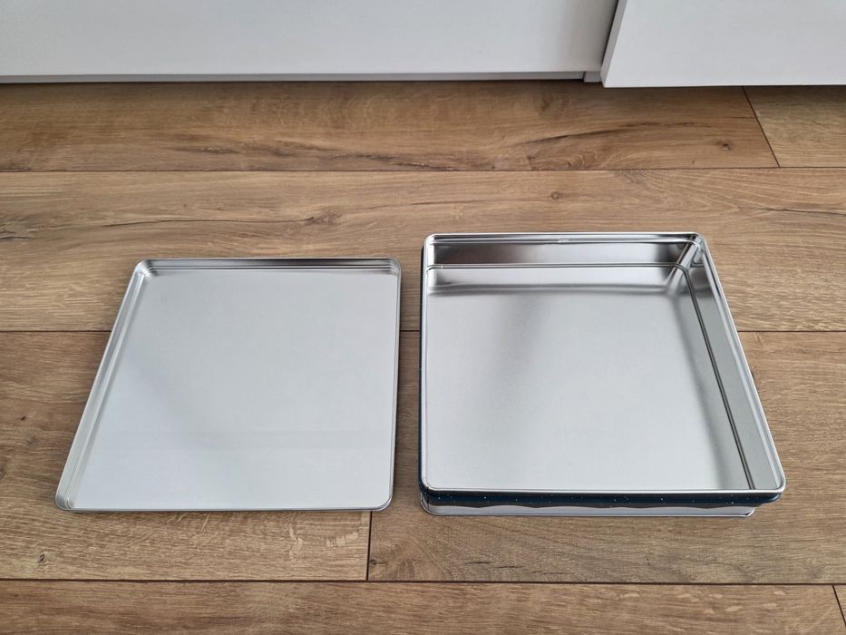 Metalowa Puszka / Pudełko / Pojemnik na prezent / na pierniki Mikołaj