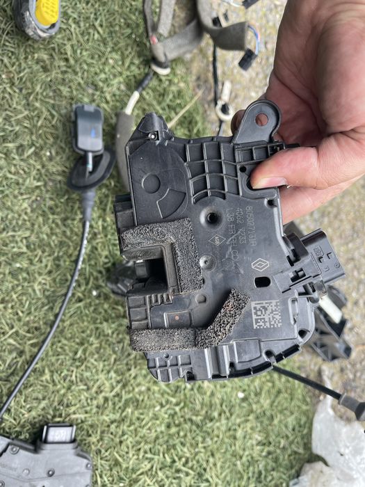 Зомок двері renault fluence флюенс 2015, 2016 р kiekert