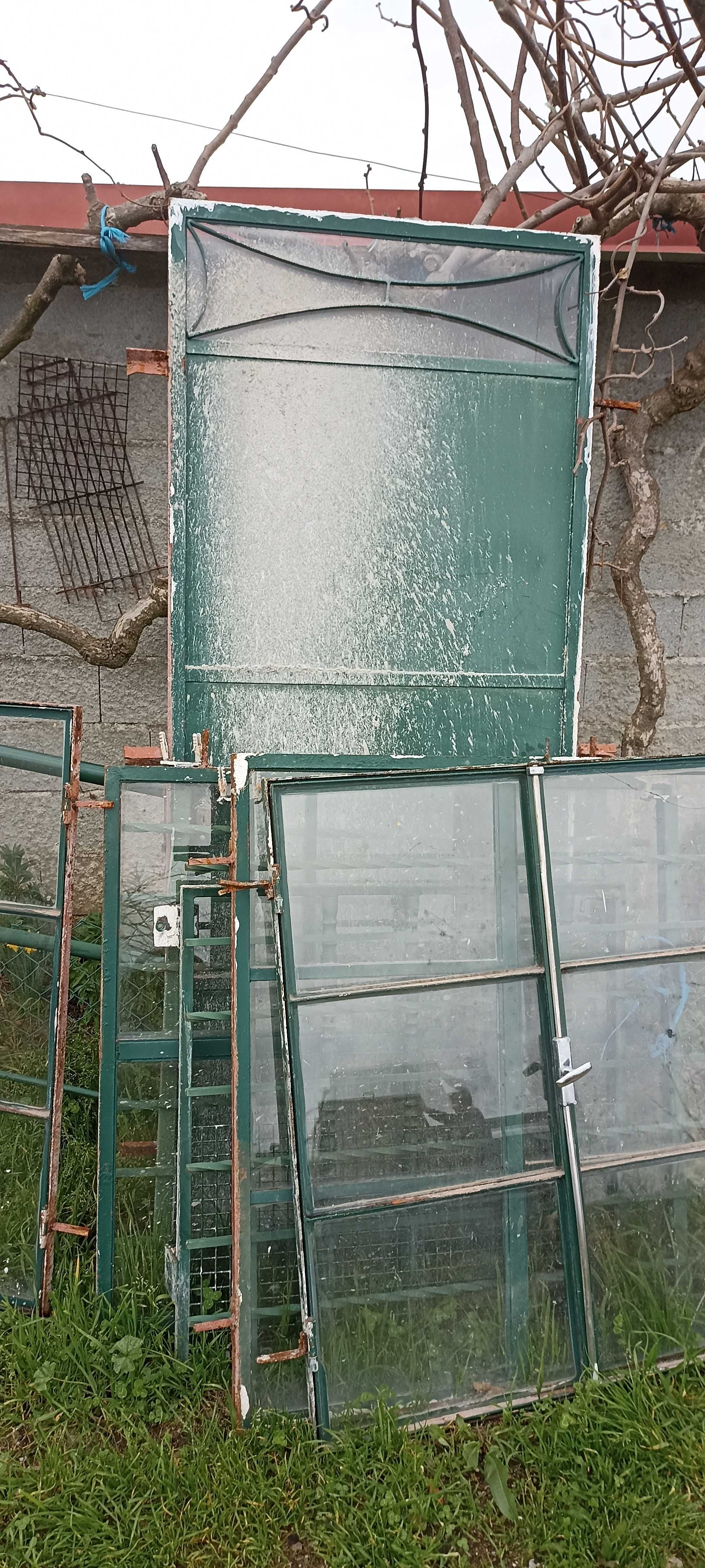 Janelas em ferro em bom estado