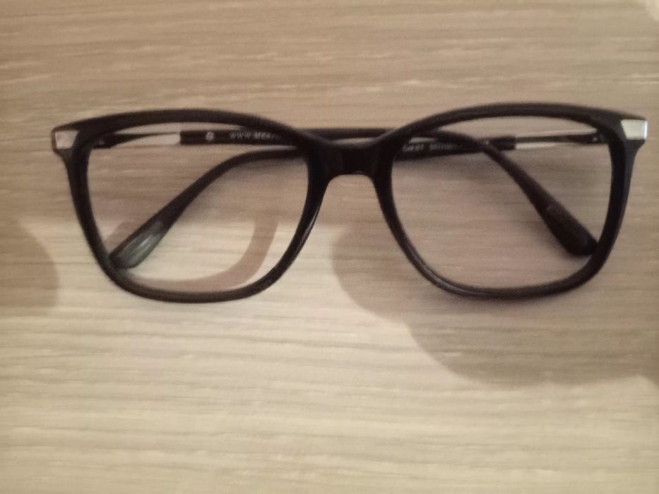 Sprzedam czarne oprawki Contini