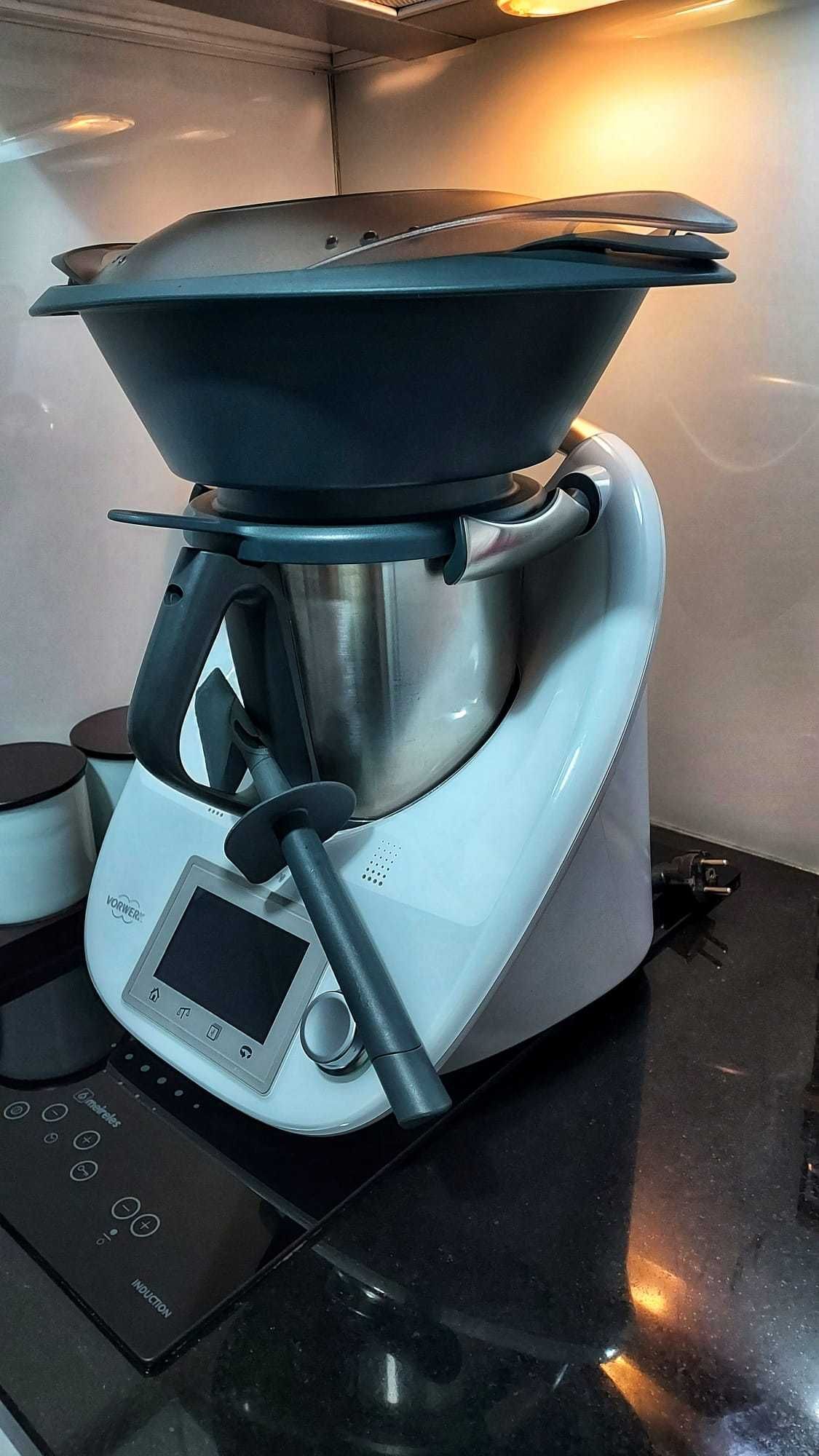 Vendo bimby TM5 Inclui todos utensílios a funcionar perfeitamente.