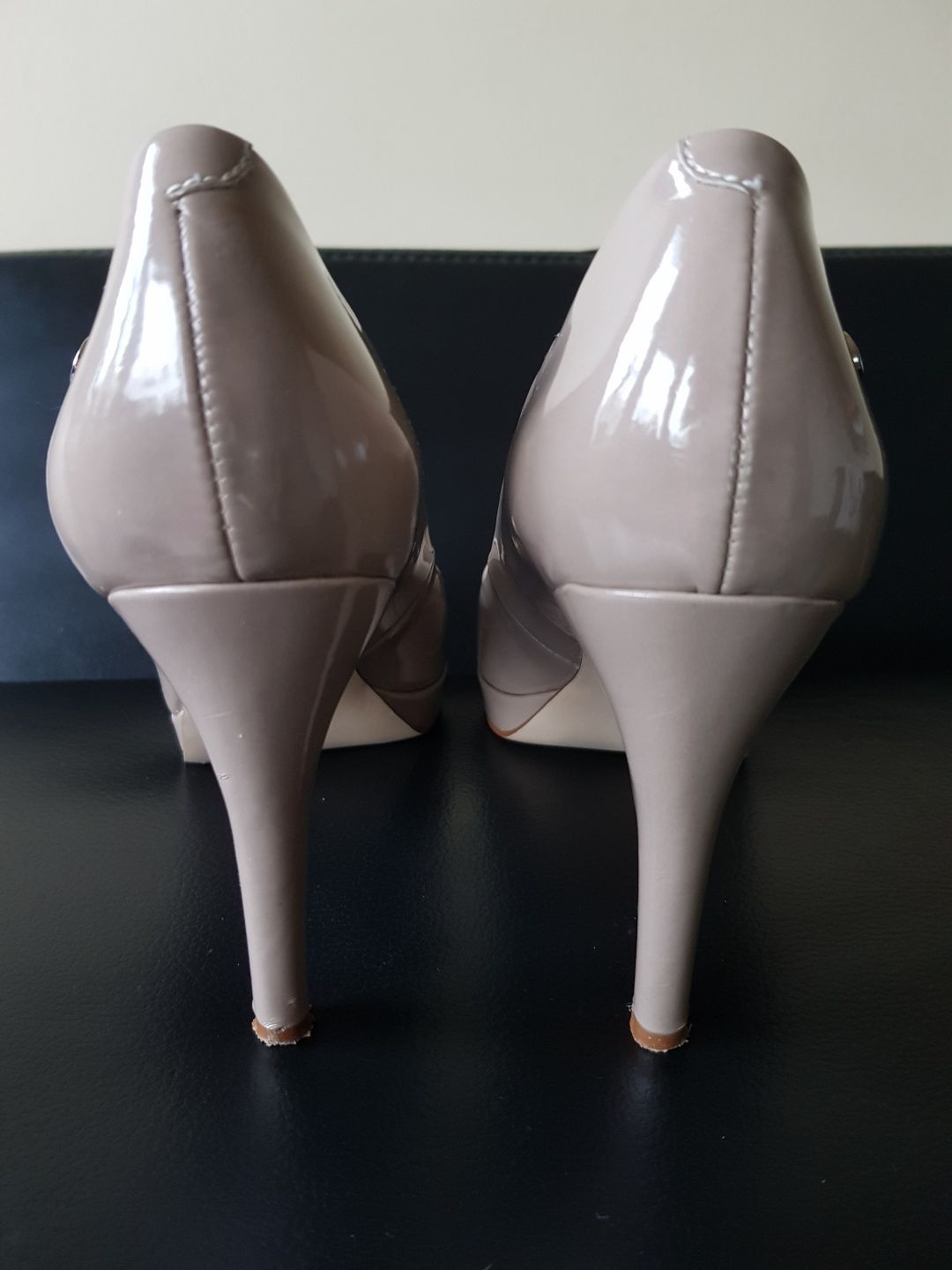 Szpilki Calvin Klein Peep Toe '6 37,5 pantofle nude