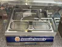 Witryna grzewcza oraz maszynka do produkcji precli Auntie Anne’s