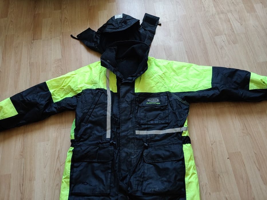 Kombinezon 2 częściowy pływający.