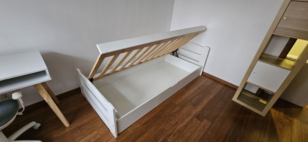 Łóżko z pojemnikiem na pościel 90x200