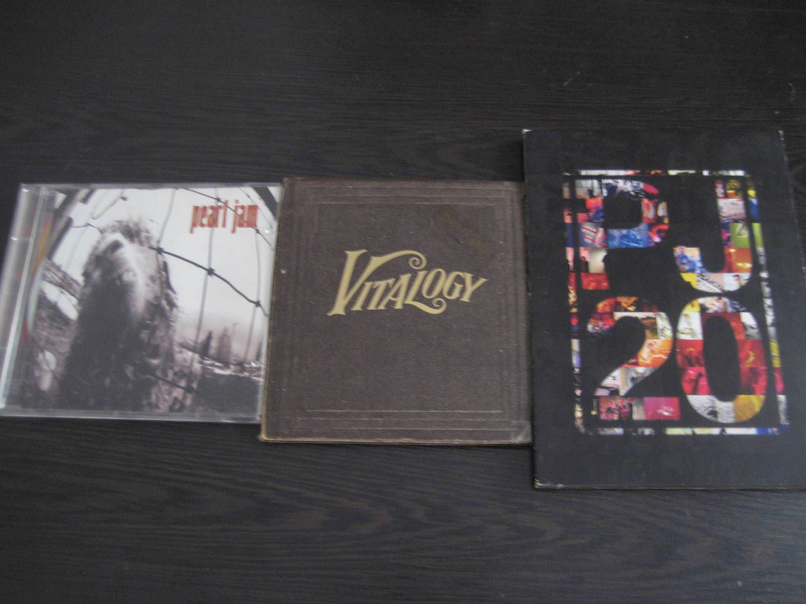 CDs portugueses e estrangeiros (B-C): Bjork, Caetano, Camané,Chico,etc