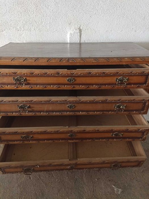 Cómoda em pinho 4 gavetas