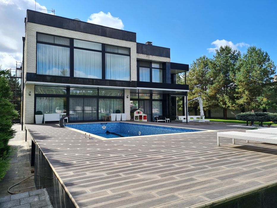 Продам будинок(565м2)з авторским ремонтом біля лісу в Дмитрівці