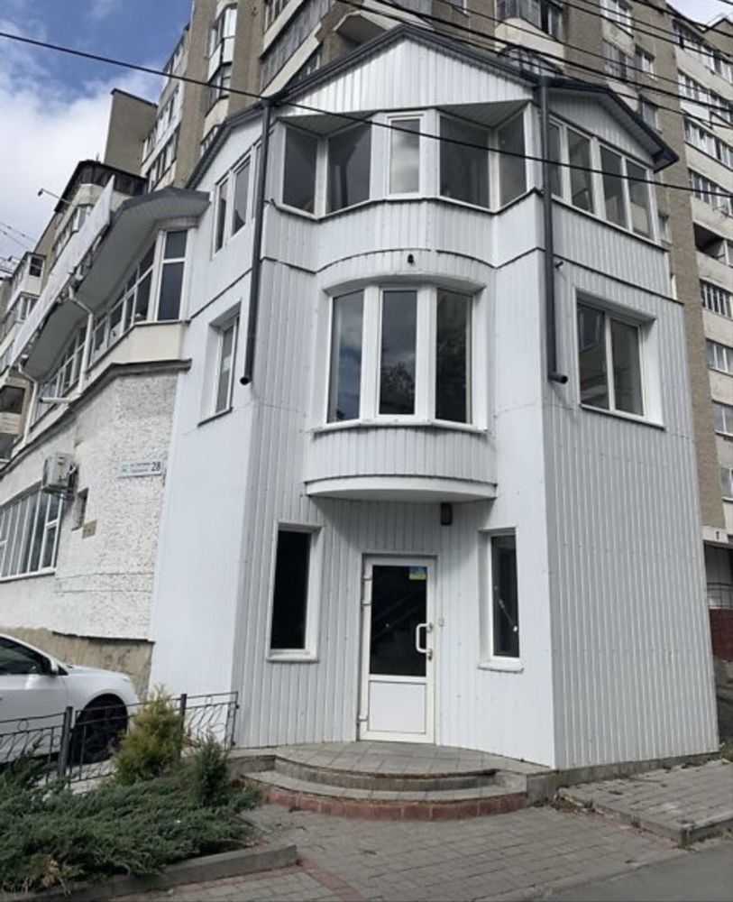 Продаж комерційного приміщення, вул.Торговиця, площа 226кв.м. Власник