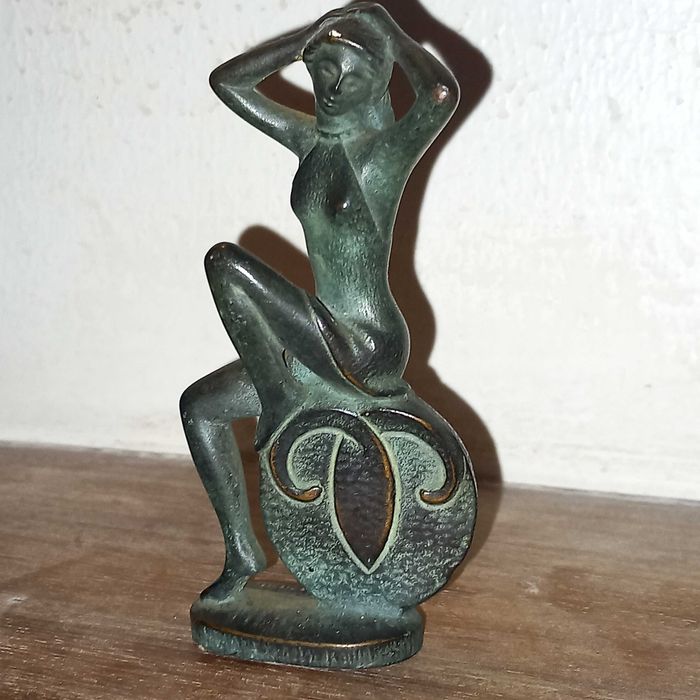 Estatueta em bronze