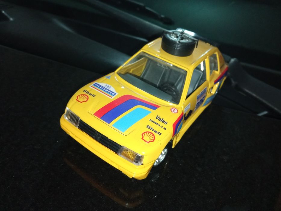 Peugeot 205 1/25