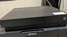 Xbox one 1000GB +pad