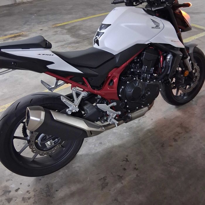 Cb 750 hornet 07/2025 rigorosamente nova