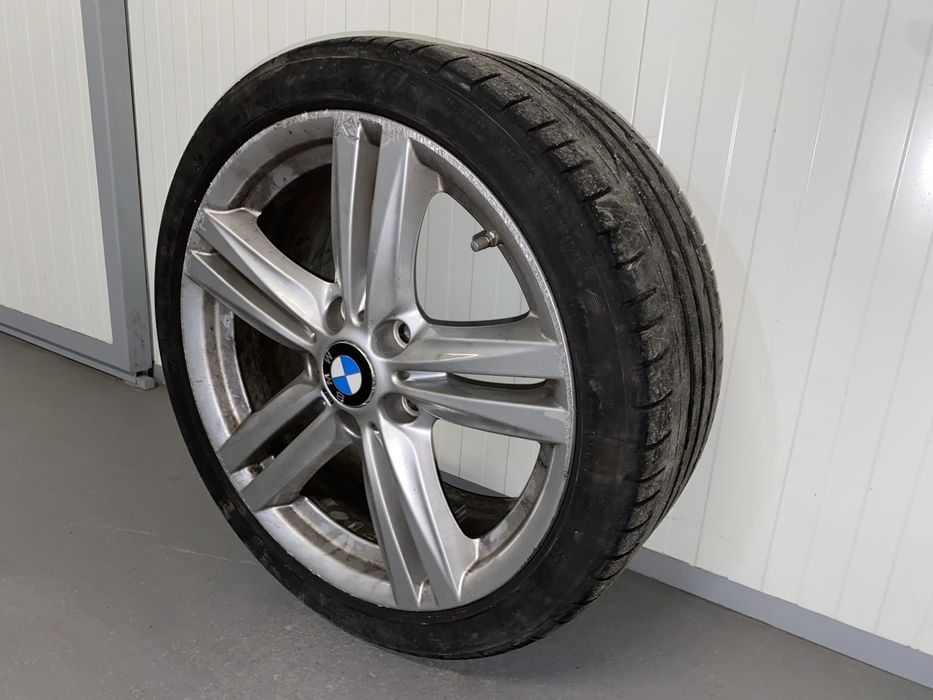 1 Jante original BMW R18 PACK M com pneu.  Furação 5x120.  Jante em muito bom estado.