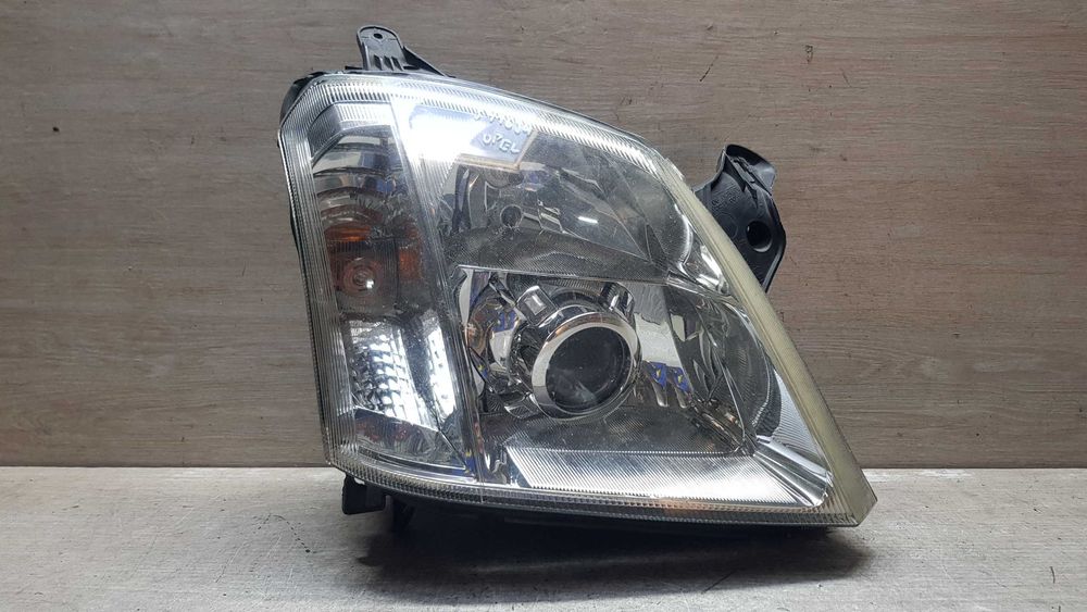 Фара права Opel Meriva A 2002-2010p. XENON Європа