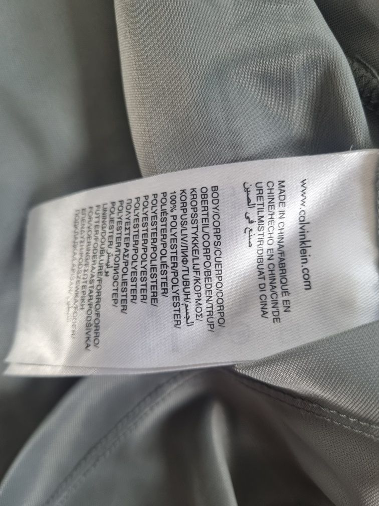 Delikatna zwiewna sukienka w kwiatki calvin klein rozmiar L 40