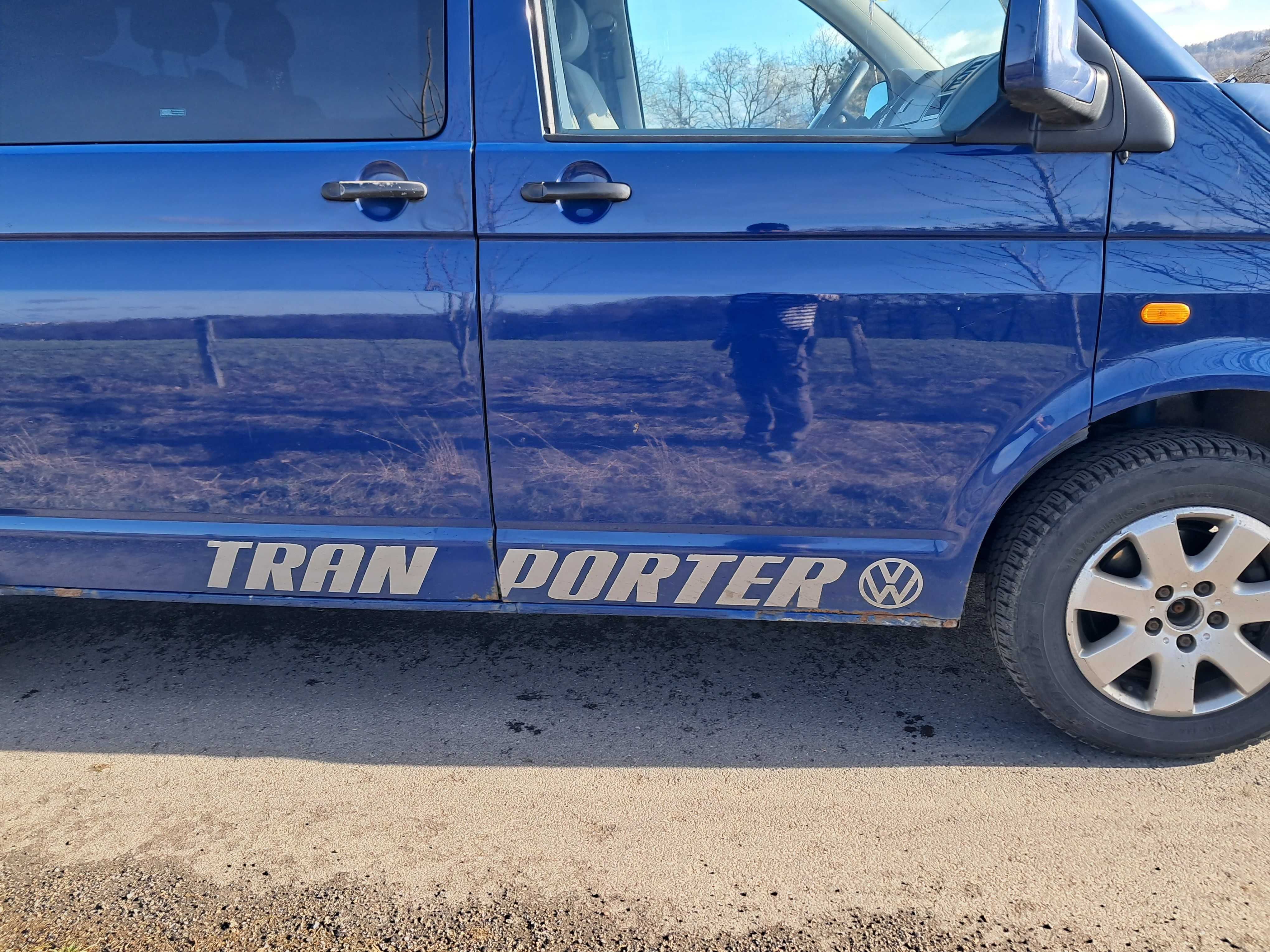 VOLKSWAGEN TRANSPORTER T5 1,9 tdi  130km 9 osób doinwestowany