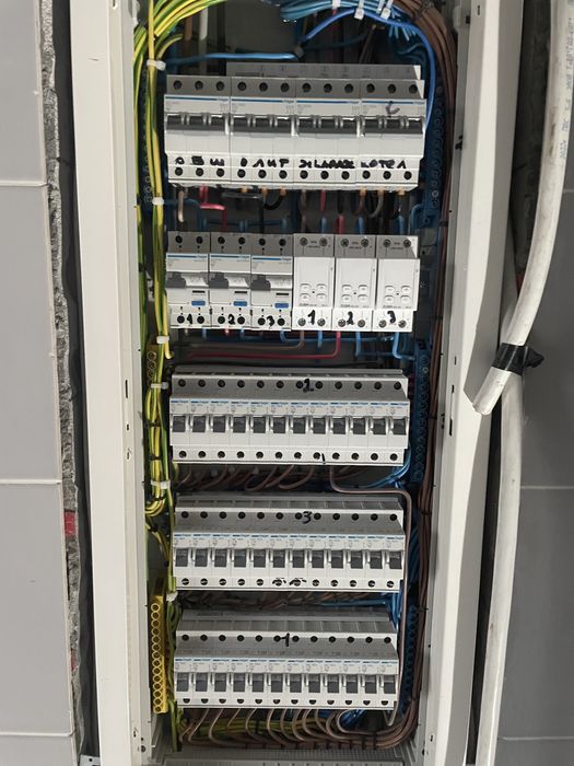 Услуги электрика !заміна проводки електро монтаж