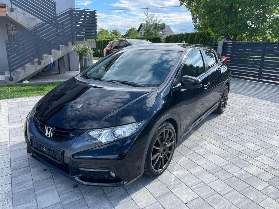 Honda CIVIC 1.8 xenon skóra doinwestowana
