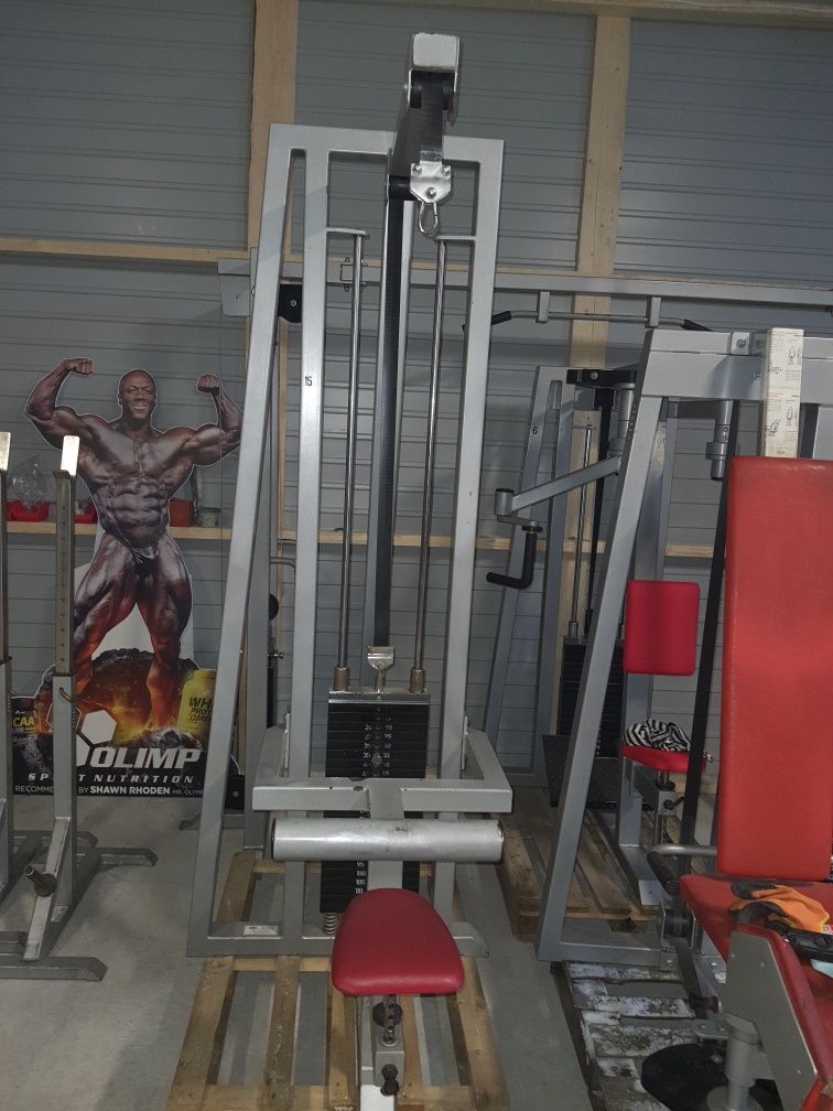 Wyciąg Górny na pasie stos 120kg HBP hes olymp technogym