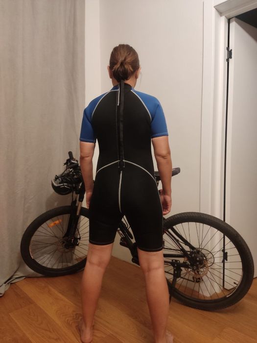 Продам недорого.Гідрокостюм.