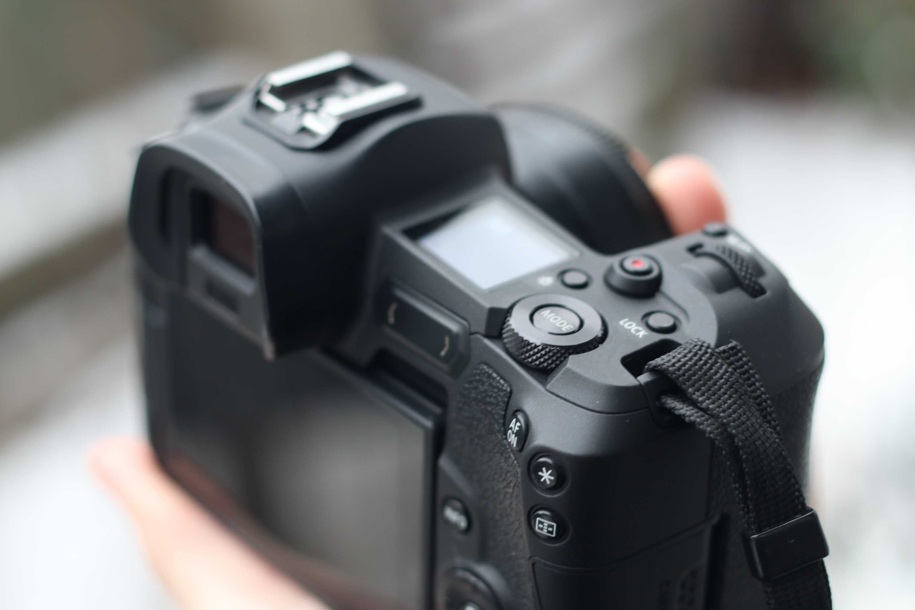 Canon EOS R   В ідеальному стані 16 тис кадрів