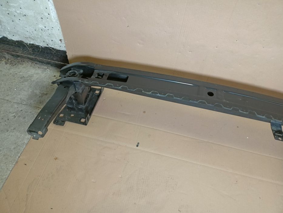 VW Passat B8 3G0 3G lift FL 18- belka zderzaka przód przednia wzmocnie