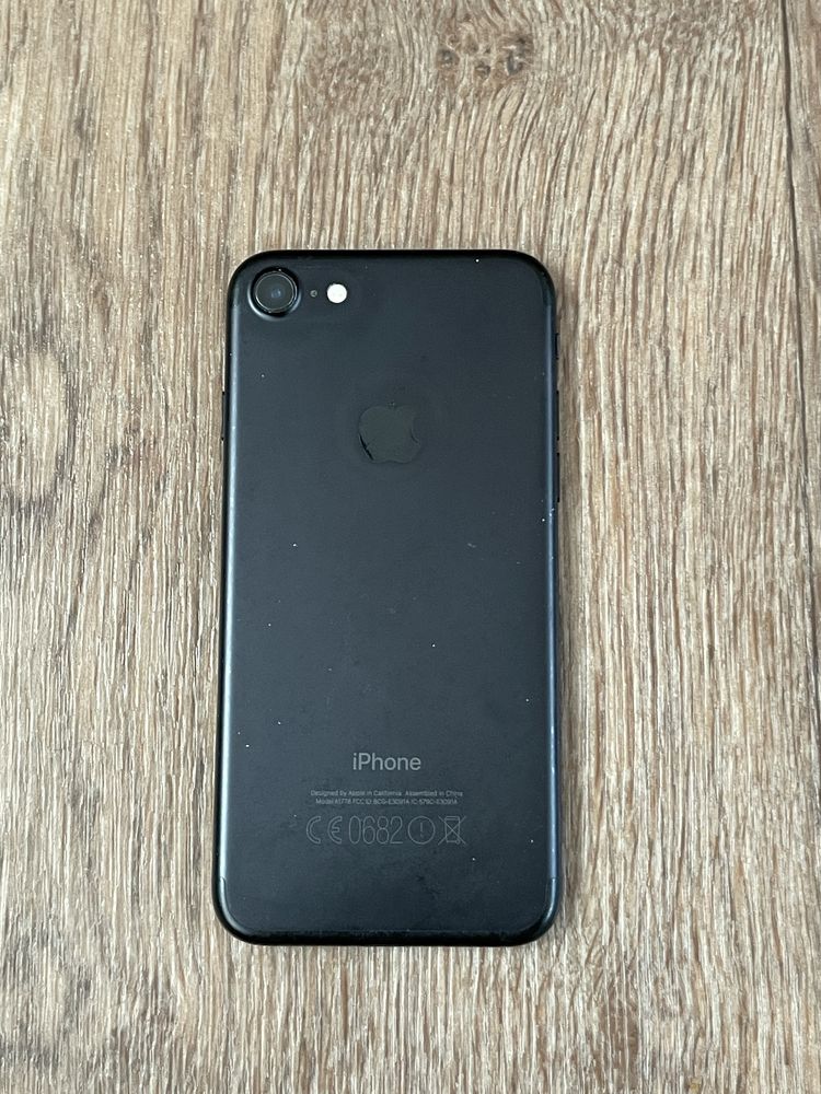 Телефон Iphone 7 32 gb